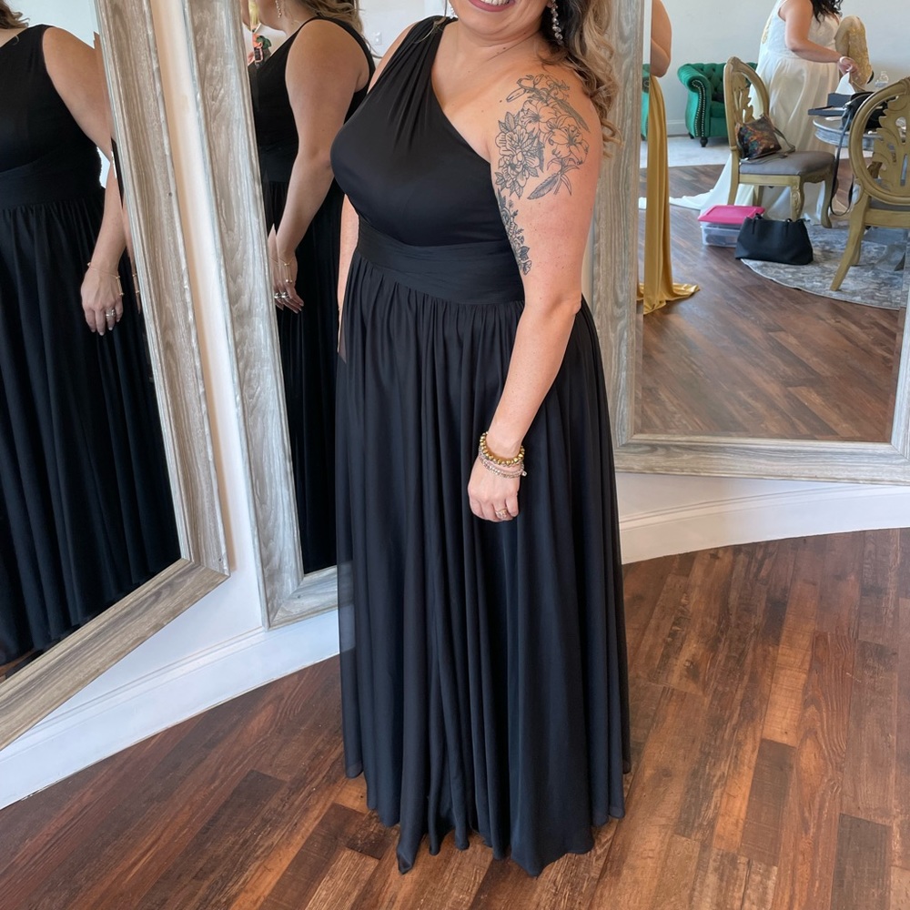 David’s Bridal one shoulder black bridesmaid dress. Size 18.